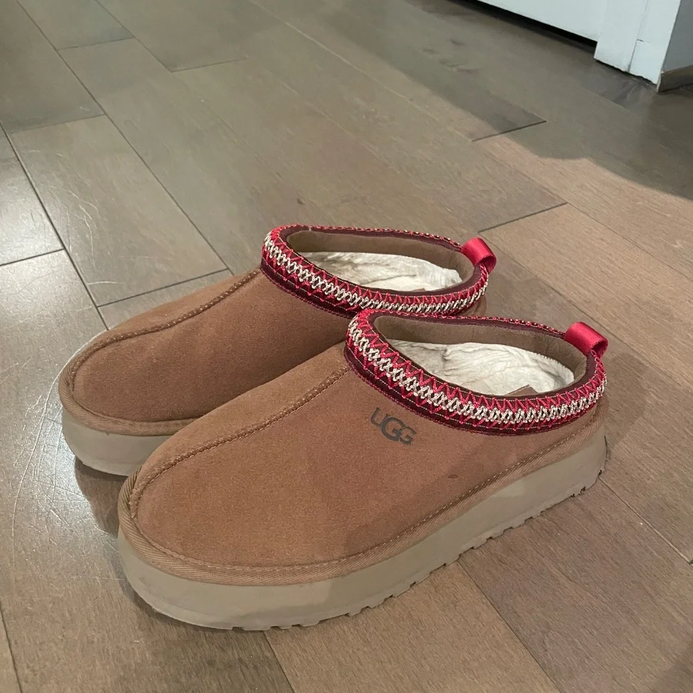 Chestnut Ugg Tazz II - Picture 2 of 7